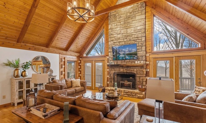 Banner Elk Cabin | Peek-a-Boo Lodge in The Lodges at Eagles Nest