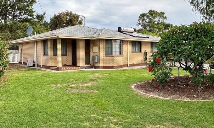 Busselton House | Peel Terrace Escape – Spacious Coastal Retreat in Busselton
