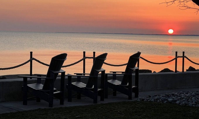 Leamington Cottage | Pelee View Lakehouse · Vacation Mode - Activated!