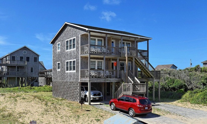 Buxton Cottage | Pelican Place Cottage- Short walk to beach- Community Pool & Spa