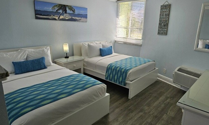 Clearwater Beach Condo | Pelican Pointe 322:Walk to Beach~Pool~Free Parking