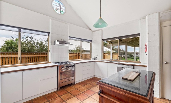 Augusta House | Pelicans View – Riverside Retreat by the Blackwood River - Pelicans View – Riverside Retreat by the Blackwood River