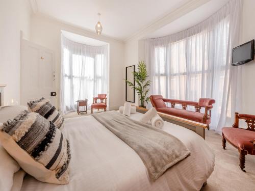 Tenby House | Pembroke House