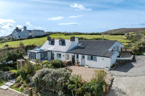 Garn Fadryn House | Penbryn-Bach