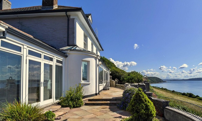 Kingsand Ski Chalet | Penley Villa