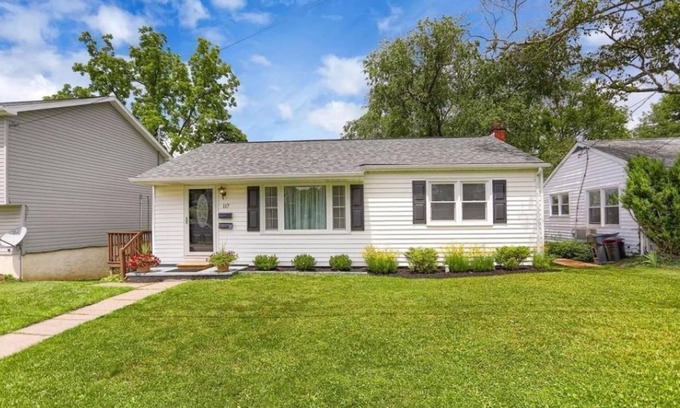 Pleasant Gap House | Penn State Home. 3 bedroom house close to Beaver Stadium, PSU, State College