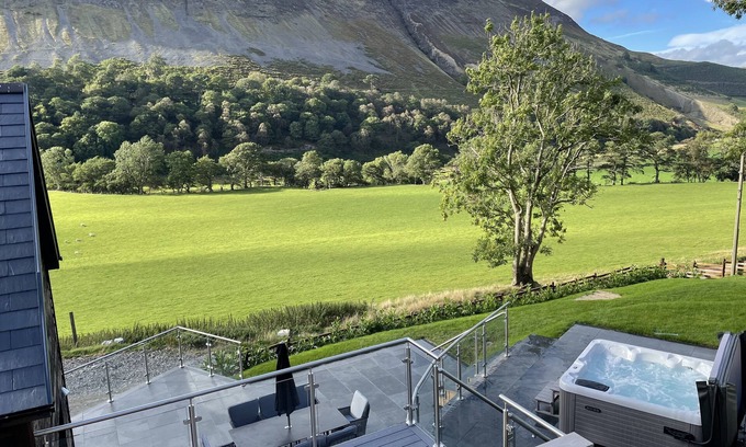 Llanbrynmair Cottage | PENNANT UCHAF, pet friendly, luxury holiday cottage in Llanbrynmair