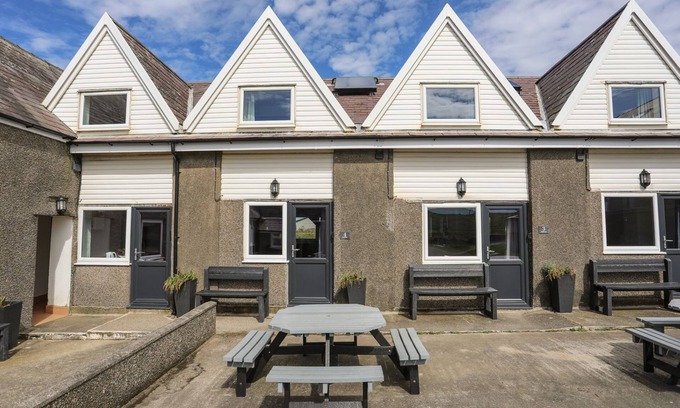 Llanengan Cottage | PENRHYN - 4 TY'N DON, family friendly in Abersoch