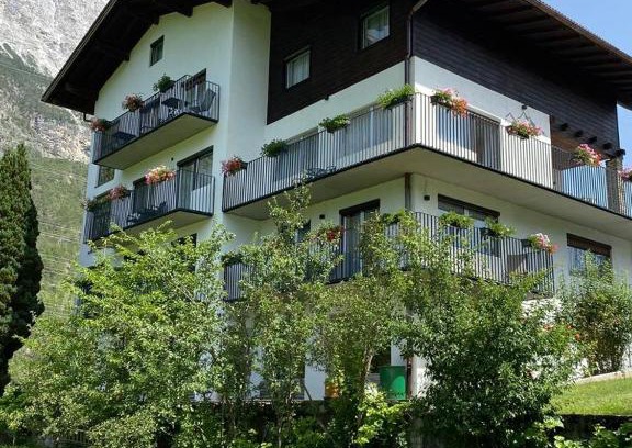 Roppen Bed & Breakfast | Pension Alpina