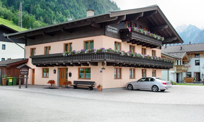 Kaprun House | Pension Christophorus