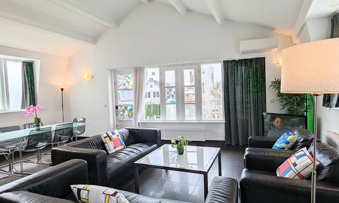 Amsterdam City Centre House | Penthouse Apartment with Balcony in Amsterdam Center