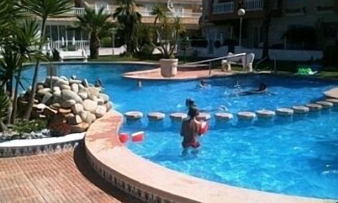Los Alcazares Apartment | Penthouse Apartment with Rooftop Solarium, 10 Min Walk from Beach