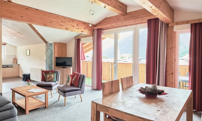 Berwang Apartment | Penthouse Edelweiss - Landhaus Cornelia Berwang