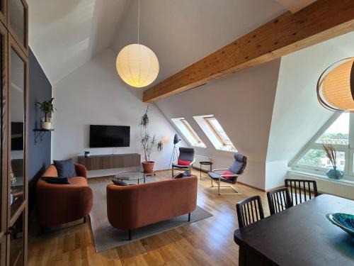 Outer Neustadt Apartment | Penthouse in the Neustadt