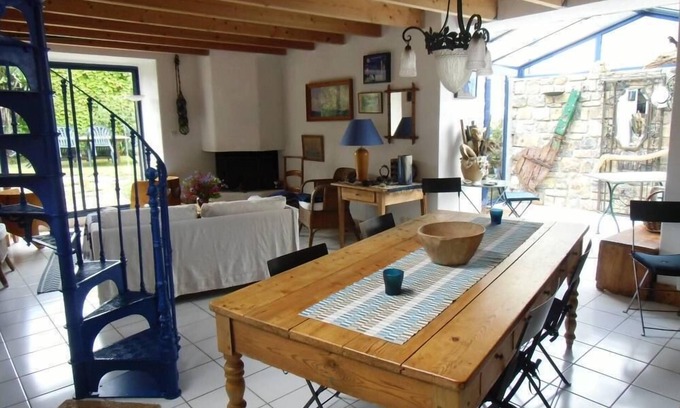 Crozon House | Penty de Charme, luminous and very comfortable at 200m from the Aber beach.