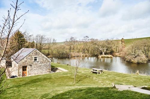 Llanybri House | Penuwch Boathouse