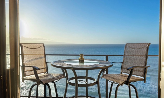 Honokowai Apartment | Perch - Oceanfront Tranquility: 1BR Condo w/Views