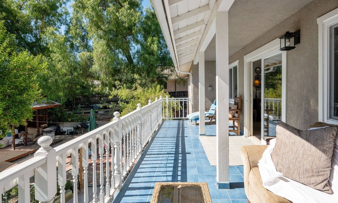 Los Olivos House | Perched above yet just steps from the Restaurants and Wine Tasting of Los Olivos