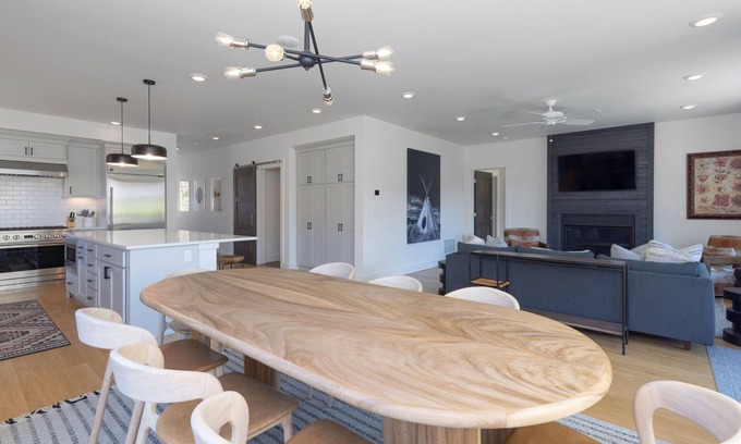 Big Sky House | Perfect Big Sky Retreat - In the Heart of the Meadow - Sleeps 16+