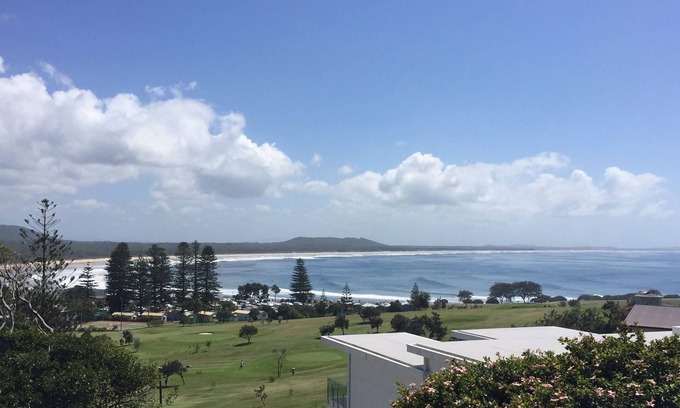 Crescent Head House | Perfect Break Crescent Head