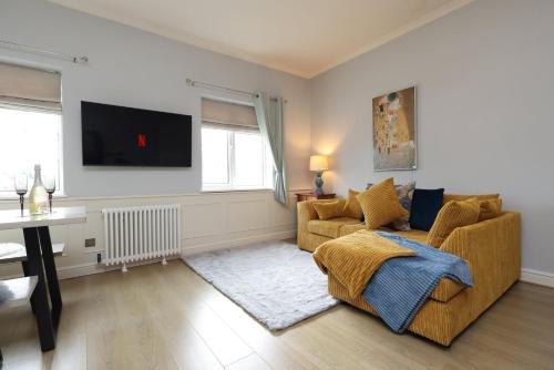 Bridgend House | Perfect Bridgend Stay: Comfort & Space!