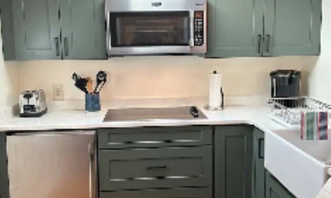 Highlands House | Perfect cottage getaway 10 min walk into townn