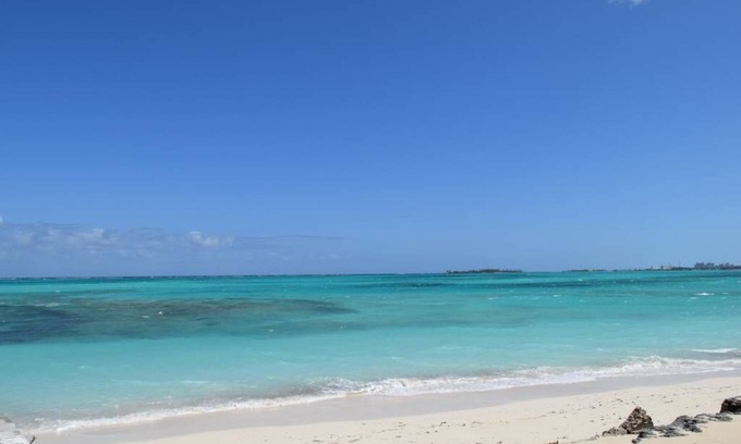 Westward Villas Subdivision Apartment | *Perfect Couple Retreat*Steps from a Private Beach