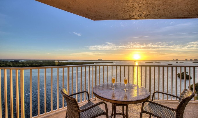Fort Myers Beach Hotel | Perfect Family Getaway: 3 Suites w/Private Balconies & Scenic Views