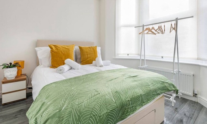 Gillingham House | Perfect for Contractors working away from home.