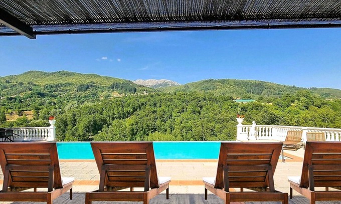 Camporgiano Villa | Perfect for groups! Covered outdoor kitchen, Private pool. Close restaurant