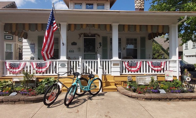 Ocean Grove House | Perfect Get-away! Game room, bikes & 6 badges !