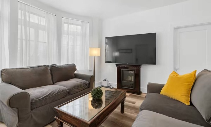 Cap-Blanc Apartment | Perfect location! Perfect Stay in Québec City!