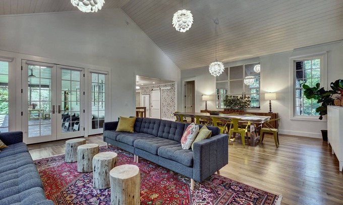 Highlands House | PERFECT LOCATION-True Walk To Town!