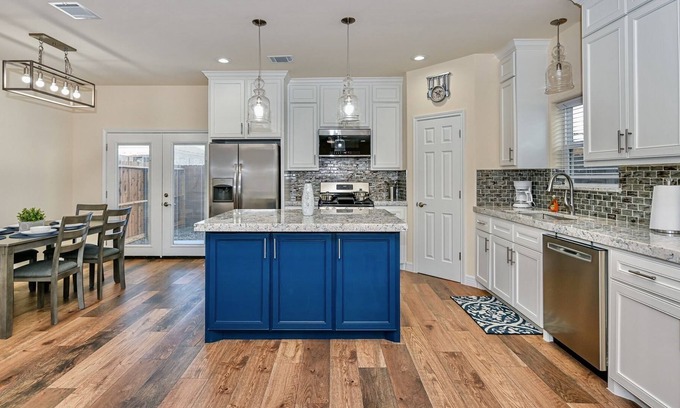 Greater East End House | Perfect Luxury Home East Downtown