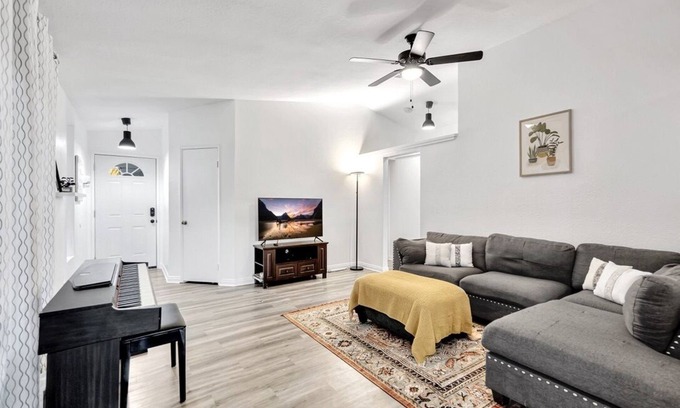 Moreno Valley House | Perfect Moreno Valley Getaway Near UC Riverside!