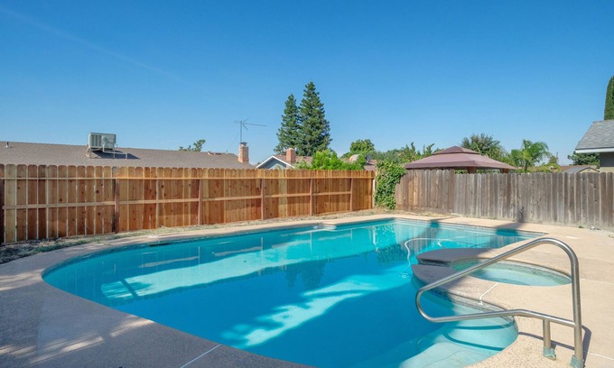Clovis House | Perfect Summer Retreat in Clovis w Swimming Pool