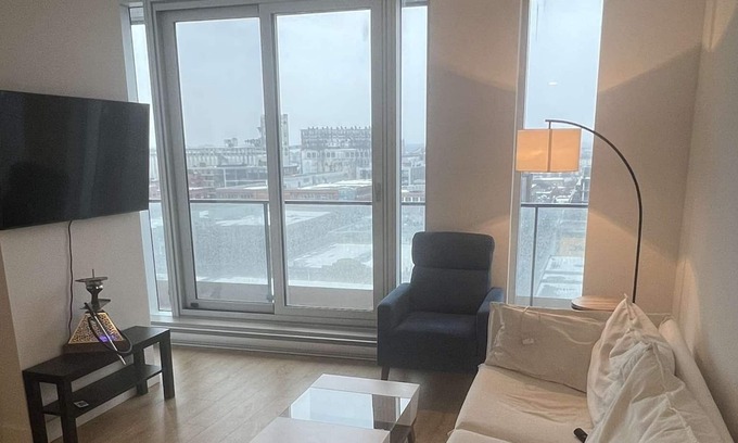 Southwest Apartment | Perfectly Located Modern 2BR condo