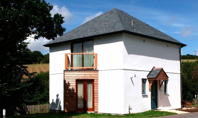 Carnon Downs Cottage | Pet free Beacon Cottage