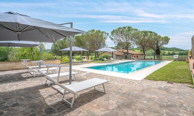 Colle di Val d'Elsa House | Pet friendly semi-detached house with large pool.