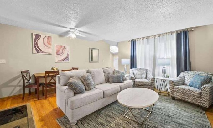 Tulsa Condo | ​Pet-Friendly 1BR Condo with pool in Midtown Tulsa