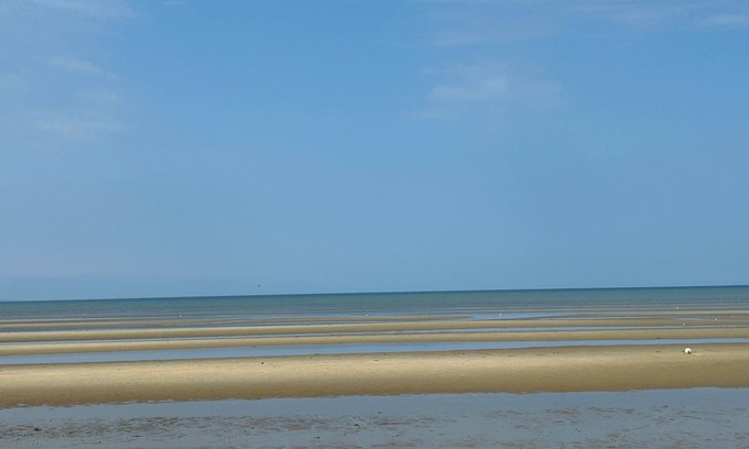 North Eastham Cottage | Pet friendly 2 Bed Rustic Cape Cottage -1 minute walk to Kingsbury Beach
