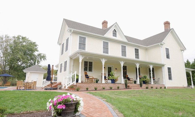 McDaniel House | Pet-Friendly 3 bedroom with a Pool, Hot Tub & Near St. Michaels