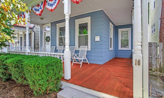Homewood House | Pet Friendly Annapolis Stay Walk to DTA & Stadium