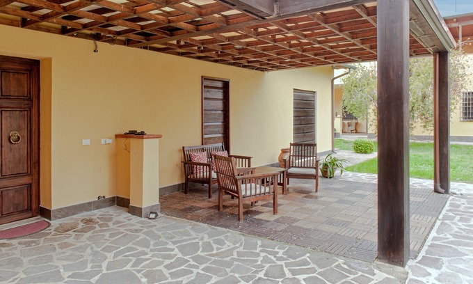 San Giuliano Terme Apartment | Pet-friendly apartment 'Finca near Pisa' with mountain views