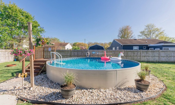 Villas House | Pet-Friendly Bay Escape w/Pool