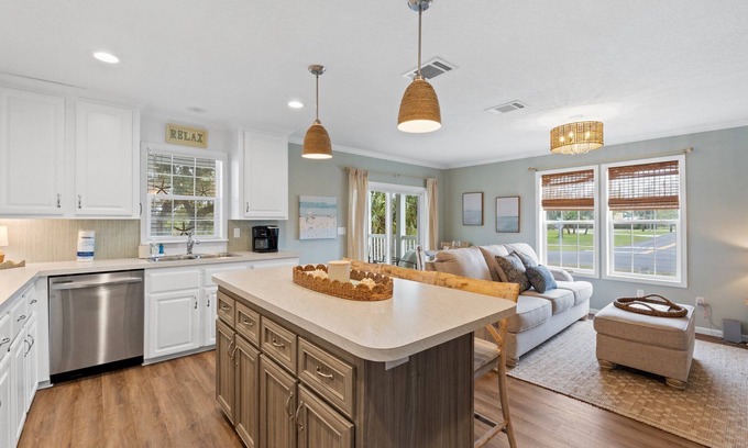 Port St. Joe House | Pet Friendly Beach House - Hakuna Matata