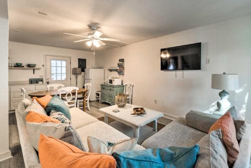 Sarasota House | Pet-Friendly Beach Home with Patio, 8 Mi to Shore