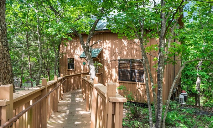 Branson Cabin | Pet-Friendly Branson Stay | Cabin w/Deck & Pools