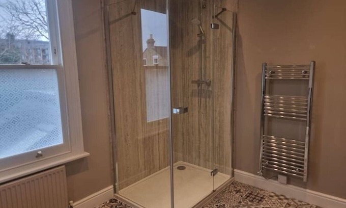 Cambridge House | Pet friendly comfortable Victorian terraced home