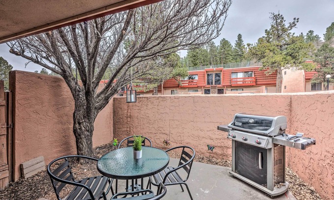 Ruidoso Apartment | Pet-friendly Condo - 2 Mi to Ruidoso Downs!